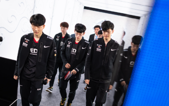 从她的特点 从她的特点