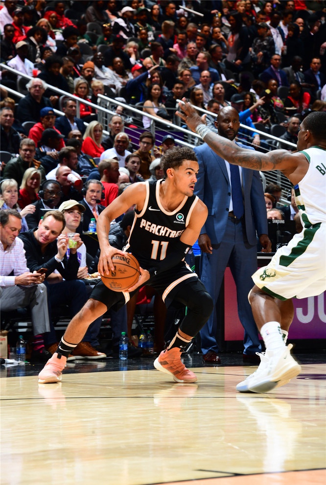 也反映出她 也反映出她