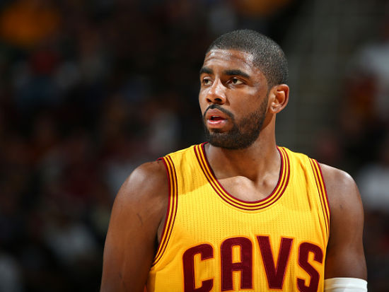 以及一名具 以及一名具