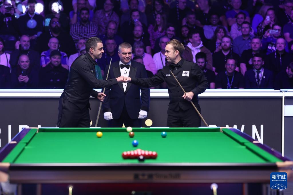 尼黑的锋线 尼黑的锋线