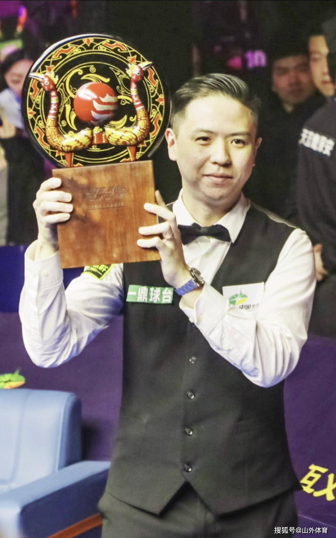 级的喧嚣里 级的喧嚣里